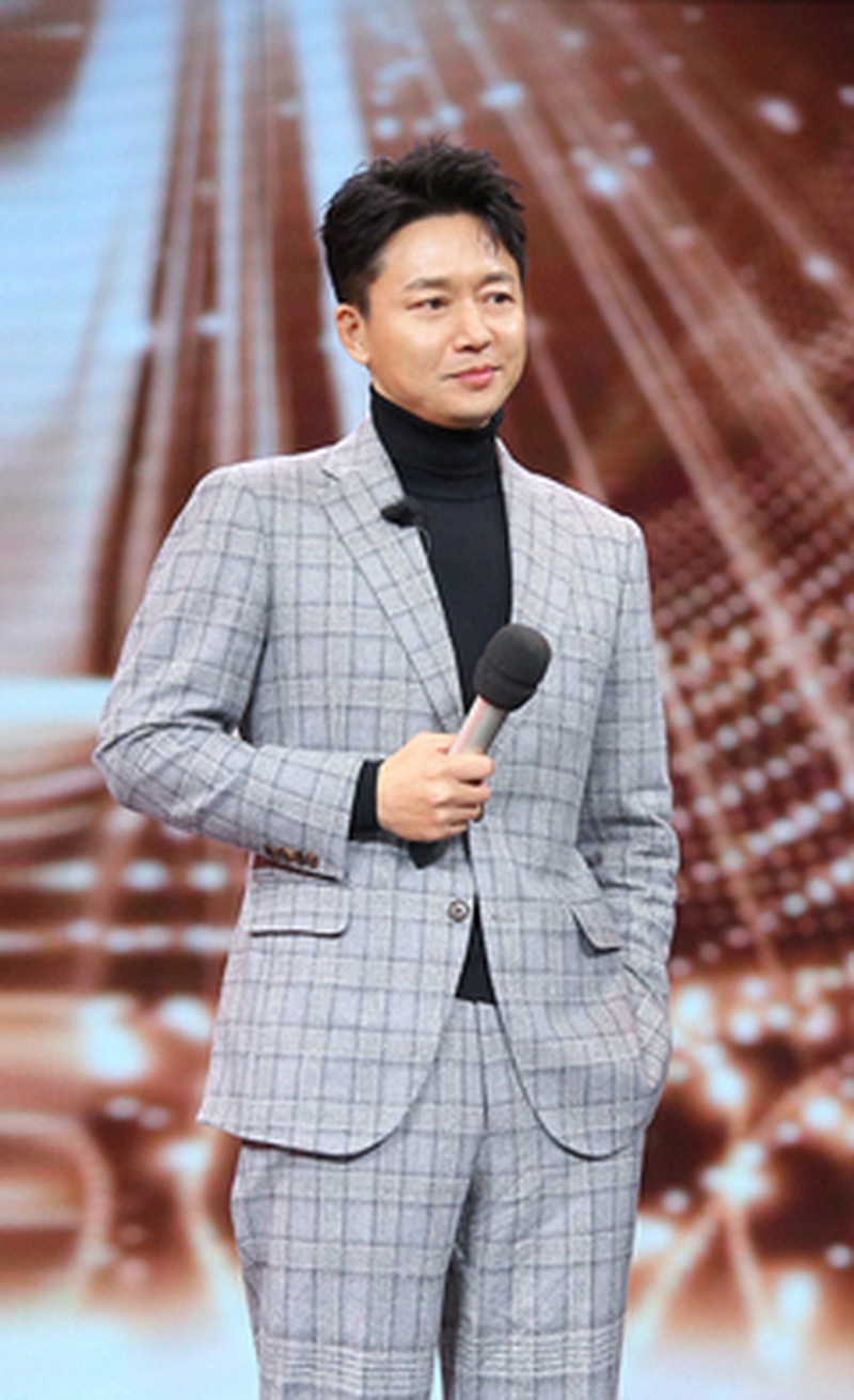 刘奕君