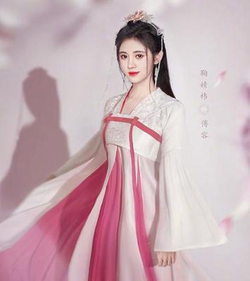 鞠婧祎